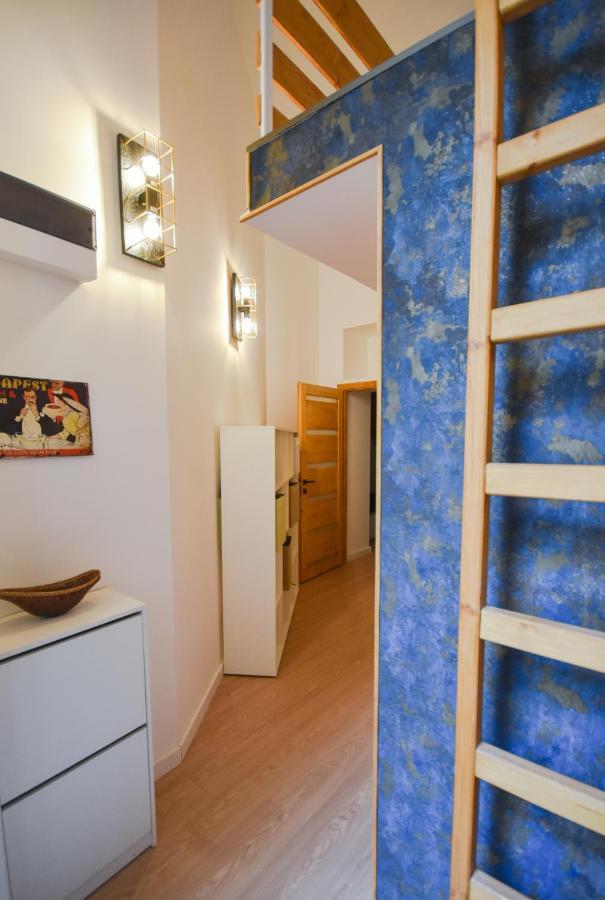 Apartamento Comfortable Apartament On The Boulevard For 4 People Budapest Exterior foto